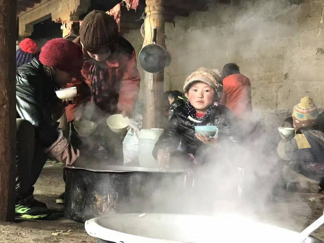 云顶集团(中国区)官方网站公益回顾丨家国同欢月同圆 温暖满载甘孜州(图10)