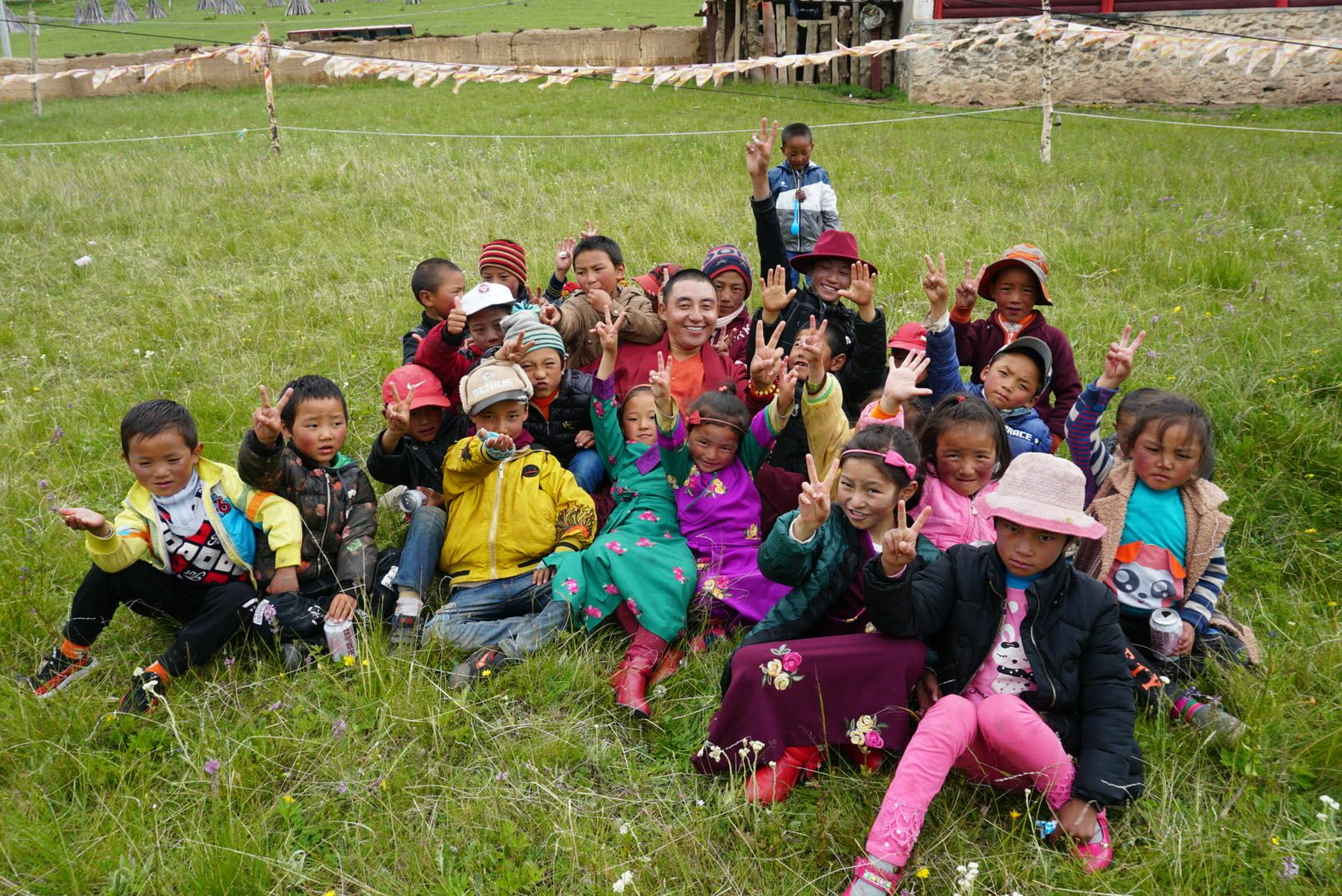 云顶集团(中国区)官方网站公益回顾丨家国同欢月同圆 温暖满载甘孜州(图14)